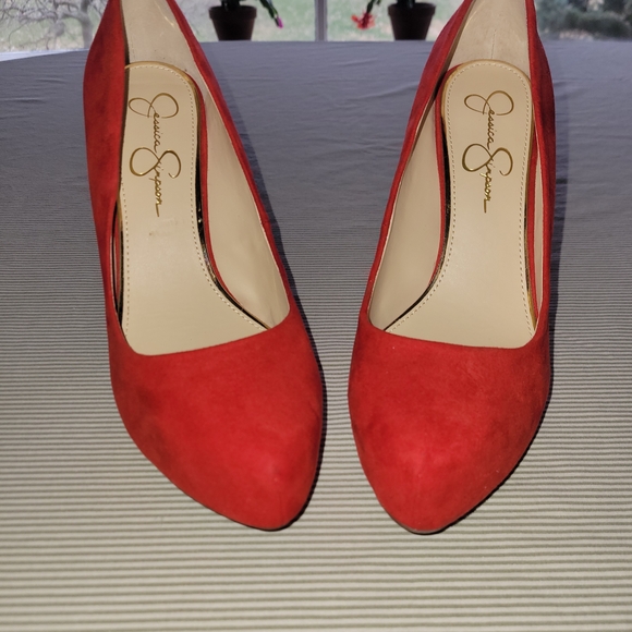 Jessica Simpson Striking Red Heels - Like New - Runs Small (Fits Like 9.5/10) - Picture 7 of 7